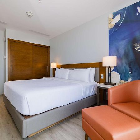 Embassy Suites By Hilton Aruba Beach Resort Palm Beach Esterno foto