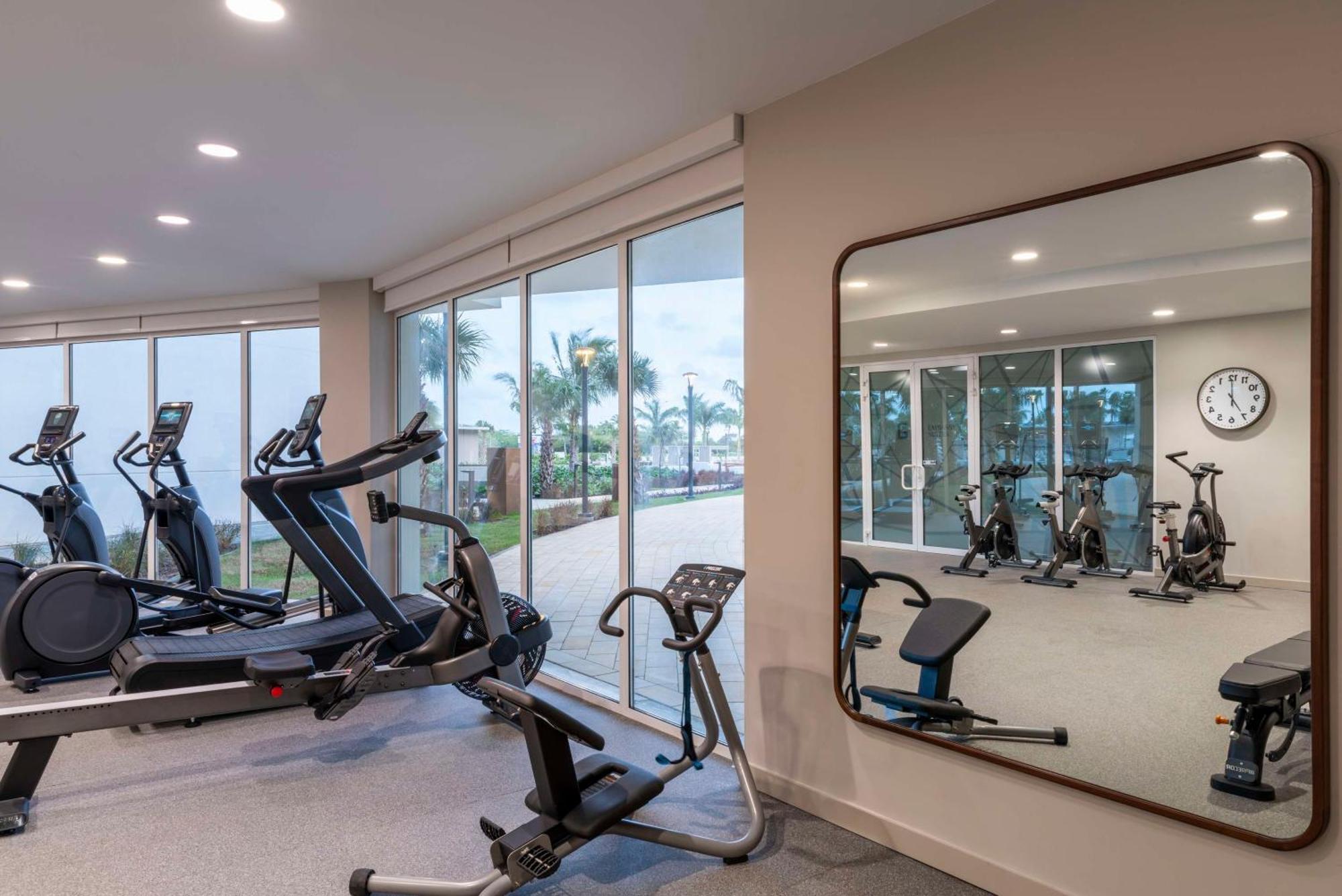 Embassy Suites By Hilton Aruba Beach Resort Palm Beach Esterno foto