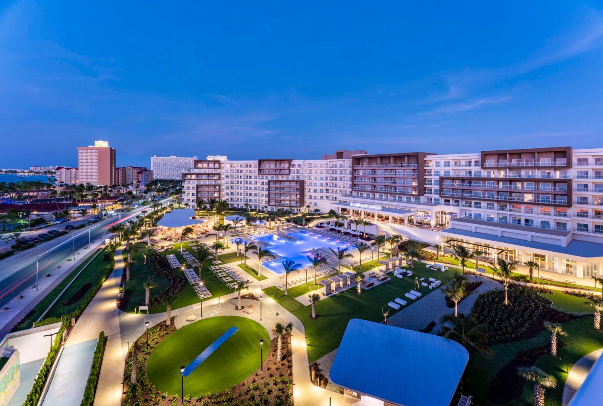 Embassy Suites By Hilton Aruba Beach Resort Palm Beach Esterno foto