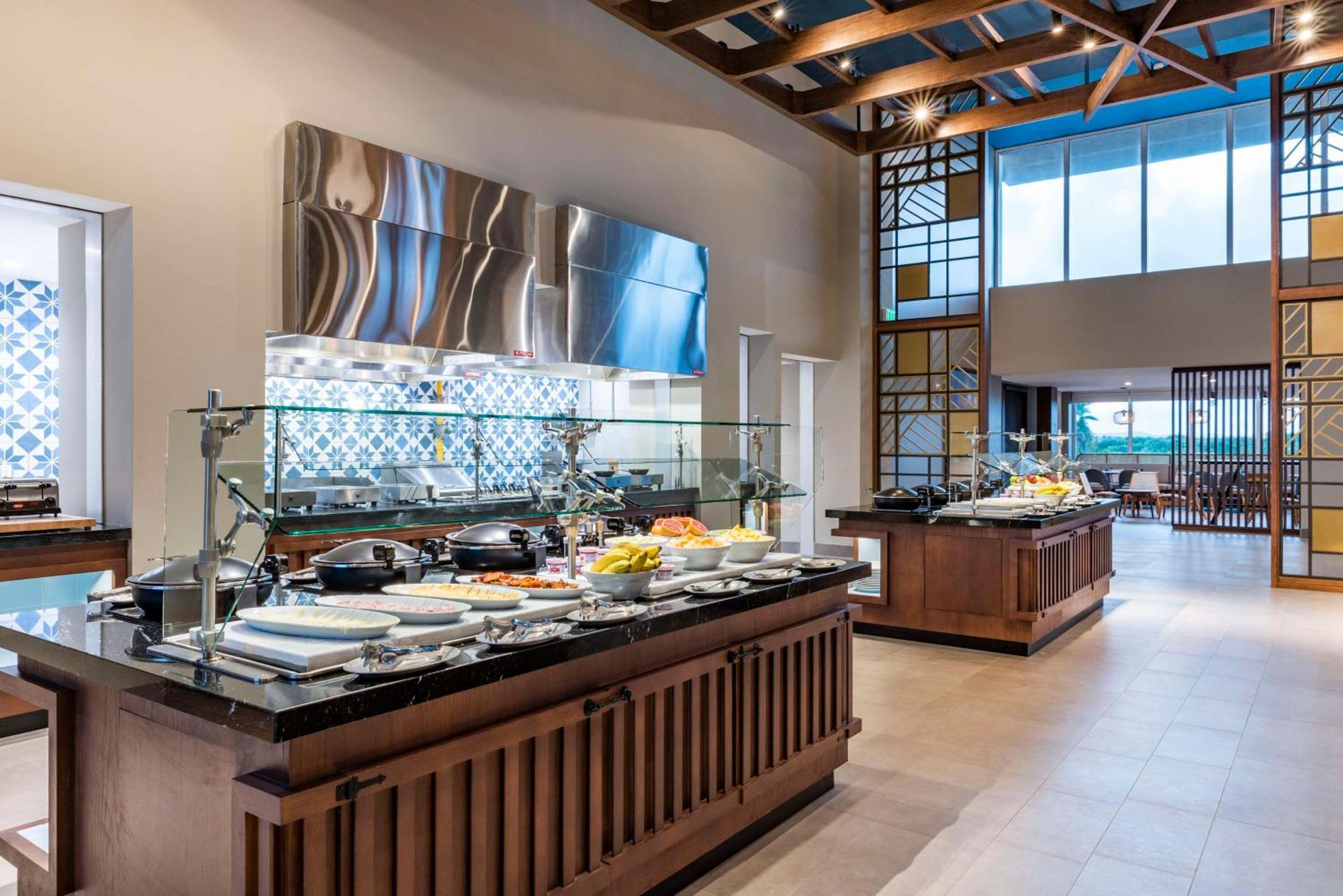 Embassy Suites By Hilton Aruba Beach Resort Palm Beach Esterno foto